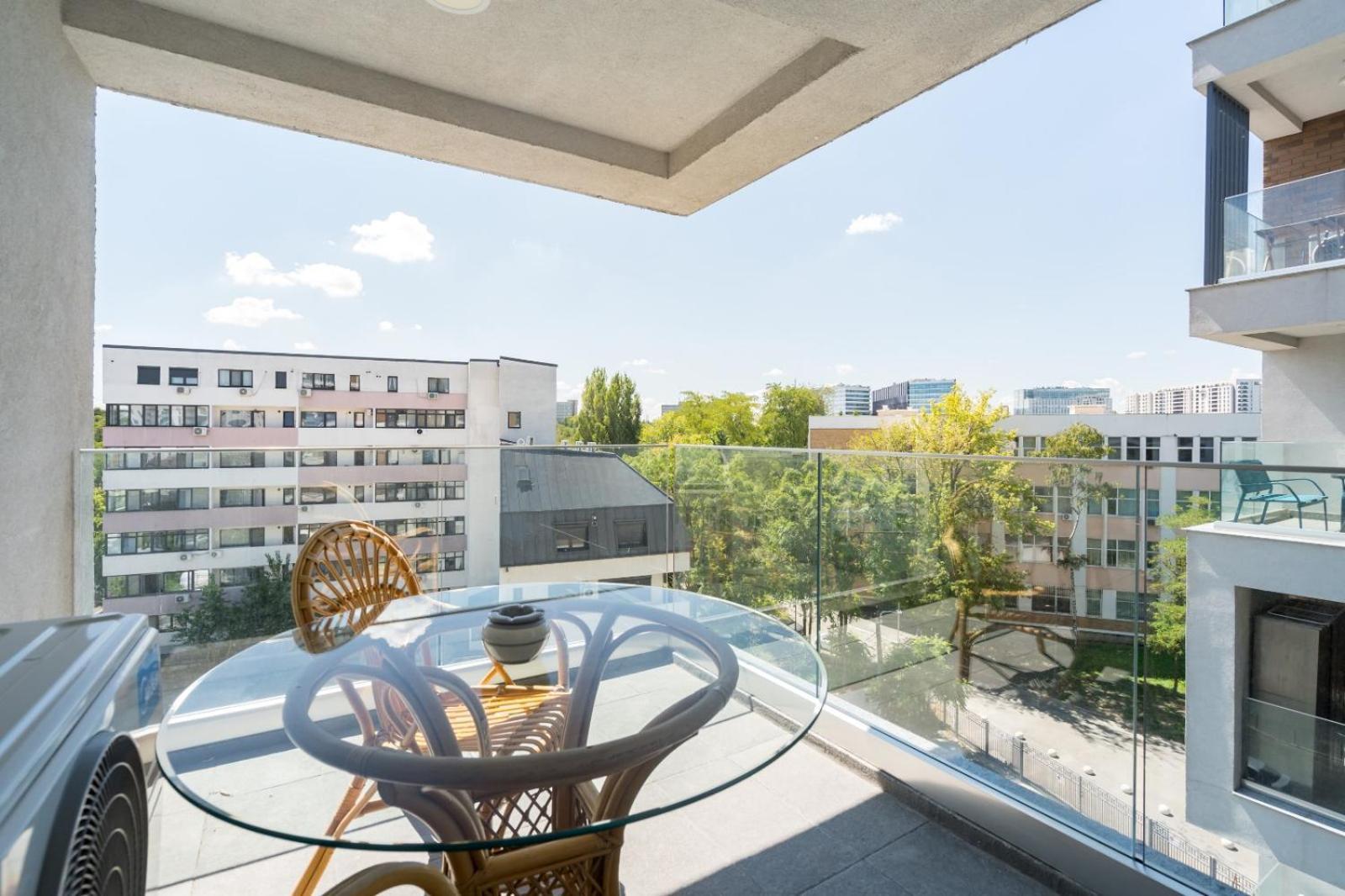 A Home Away - Politehnica Park Bucharest Exterior photo